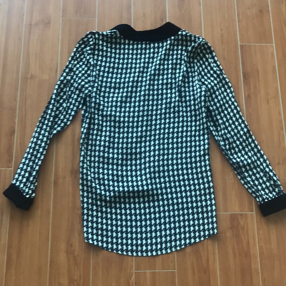 Zara top.  Black and white - Picture 4 of 4